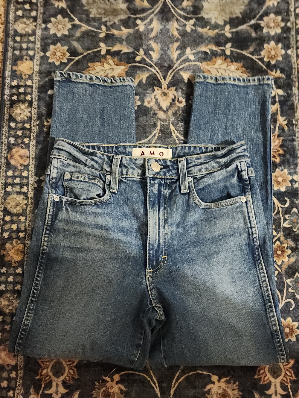 AMO Chelsea Crop Hope Women's Medium Wash Blue Jeans